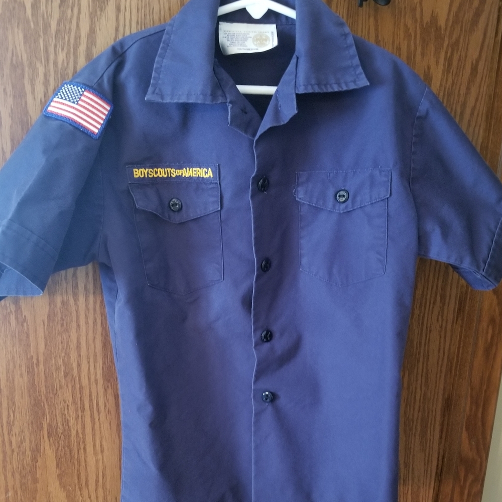 BSA Cub Scout uniform shirt - medium